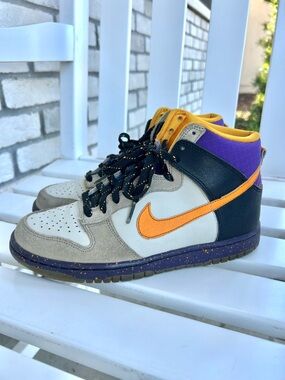 Sz 6 youth mens Nike air sneaker shoes kicks